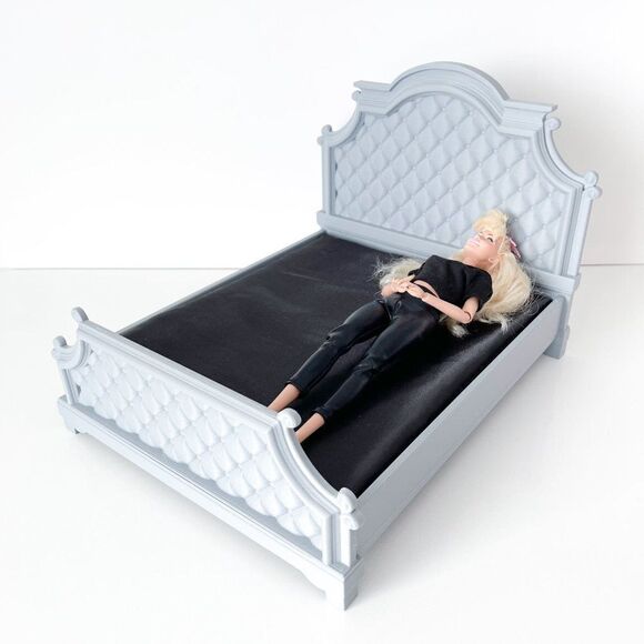 Gray 1:6 Scale Tufted Chesterfield Bed for Barbie Integrity 12" Fashion Doll - Picture 2 of 7